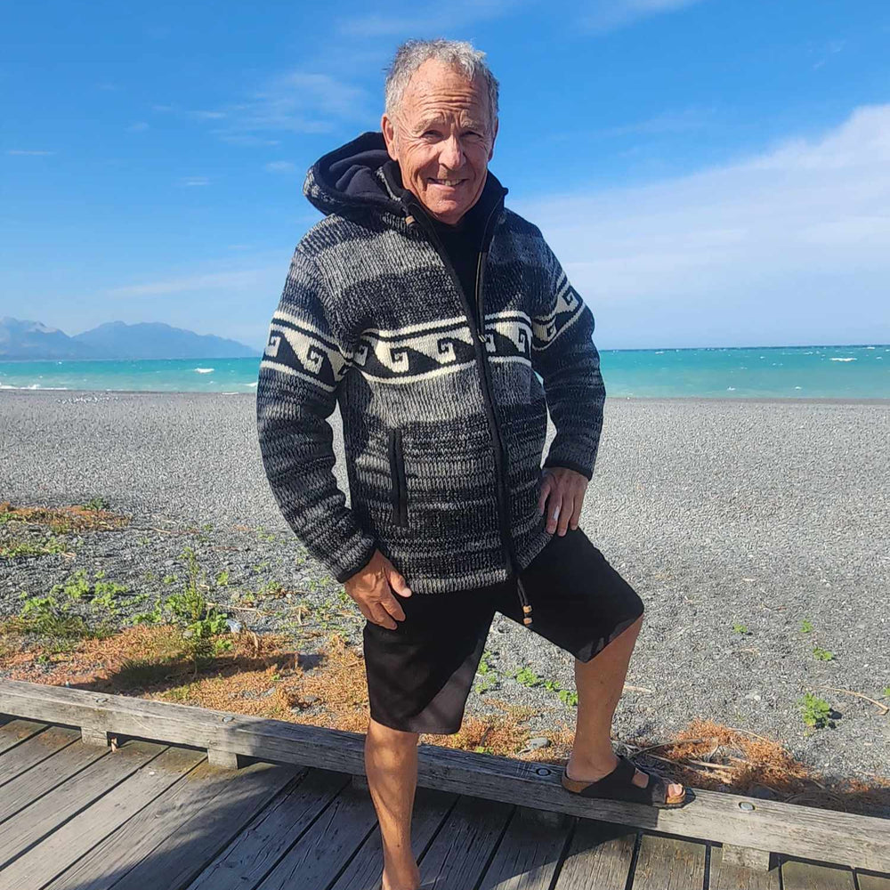 
                  
                    Load image into Gallery viewer, UNISEX WAVE JACKET
                  
                