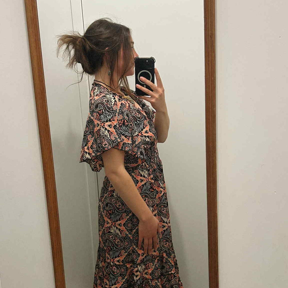 
                  
                    Load image into Gallery viewer, Bella Dress
                  
                