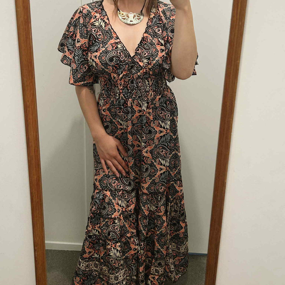 
                  
                    Load image into Gallery viewer, Bella Dress
                  
                