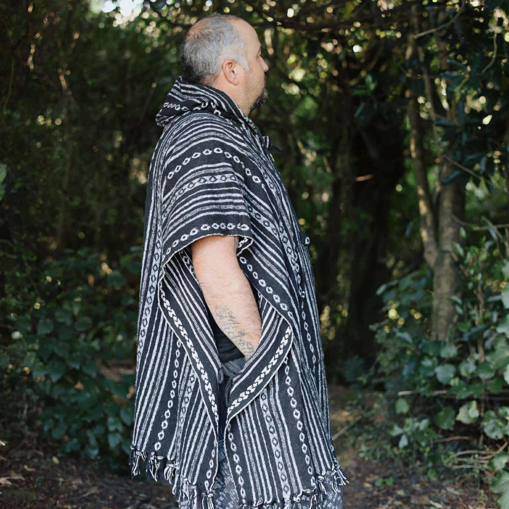 
                  
                    Load image into Gallery viewer, Gheri  Surf Poncho
                  
                