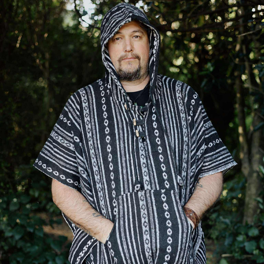 
                  
                    Load image into Gallery viewer, Gheri  Surf Poncho
                  
                