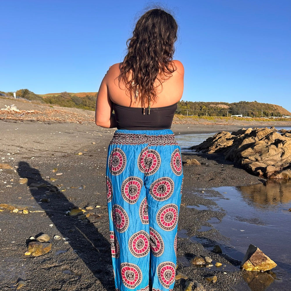 
                  
                    Load image into Gallery viewer, Mozza Pants
                  
                