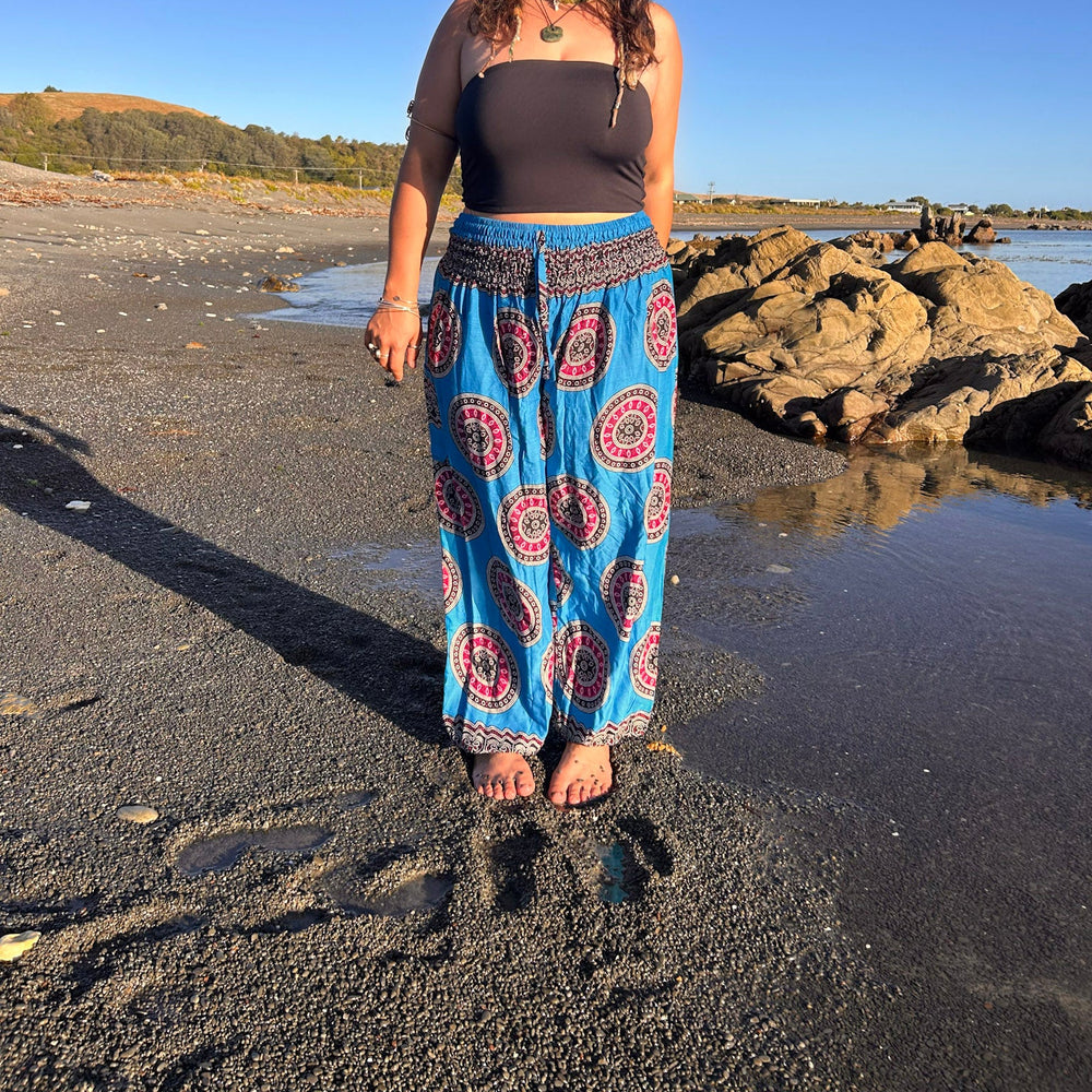
                  
                    Load image into Gallery viewer, Mozza Pants
                  
                