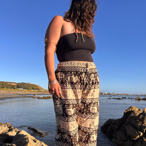 
                  
                    Load image into Gallery viewer, Mozza Pants
                  
                