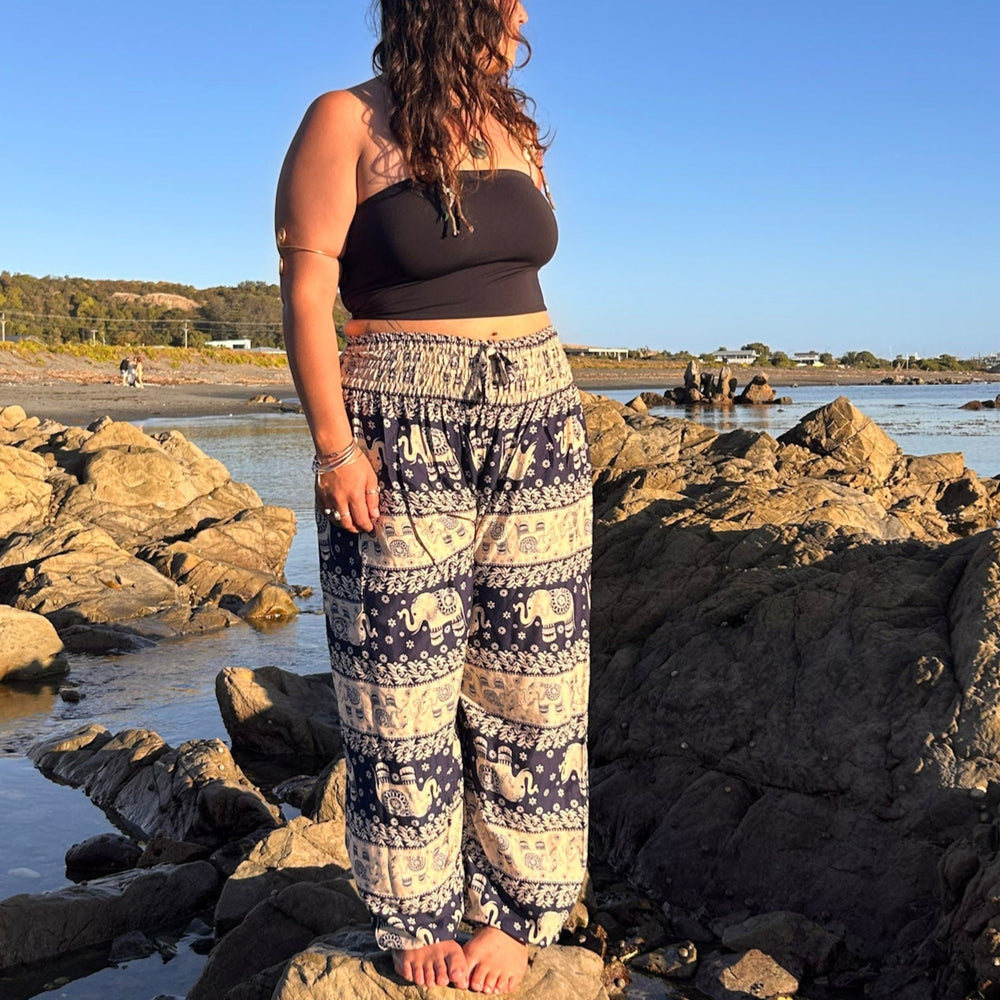 
                  
                    Load image into Gallery viewer, Mozza Pants
                  
                