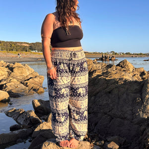 
                  
                    Load image into Gallery viewer, Mozza Pants
                  
                