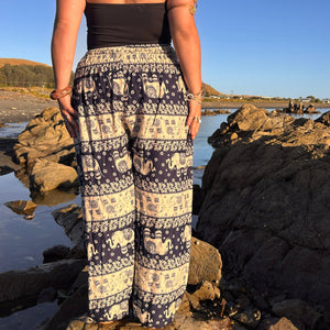 
                  
                    Load image into Gallery viewer, Mozza Pants
                  
                