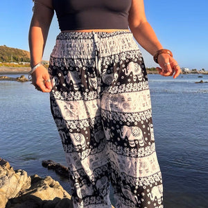 
                  
                    Load image into Gallery viewer, Mozza Pants
                  
                
