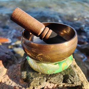
                  
                    Load image into Gallery viewer, Full Moon Bowl 10cm
                  
                