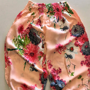 
                  
                    Load image into Gallery viewer, Flower Pants Girl
                  
                