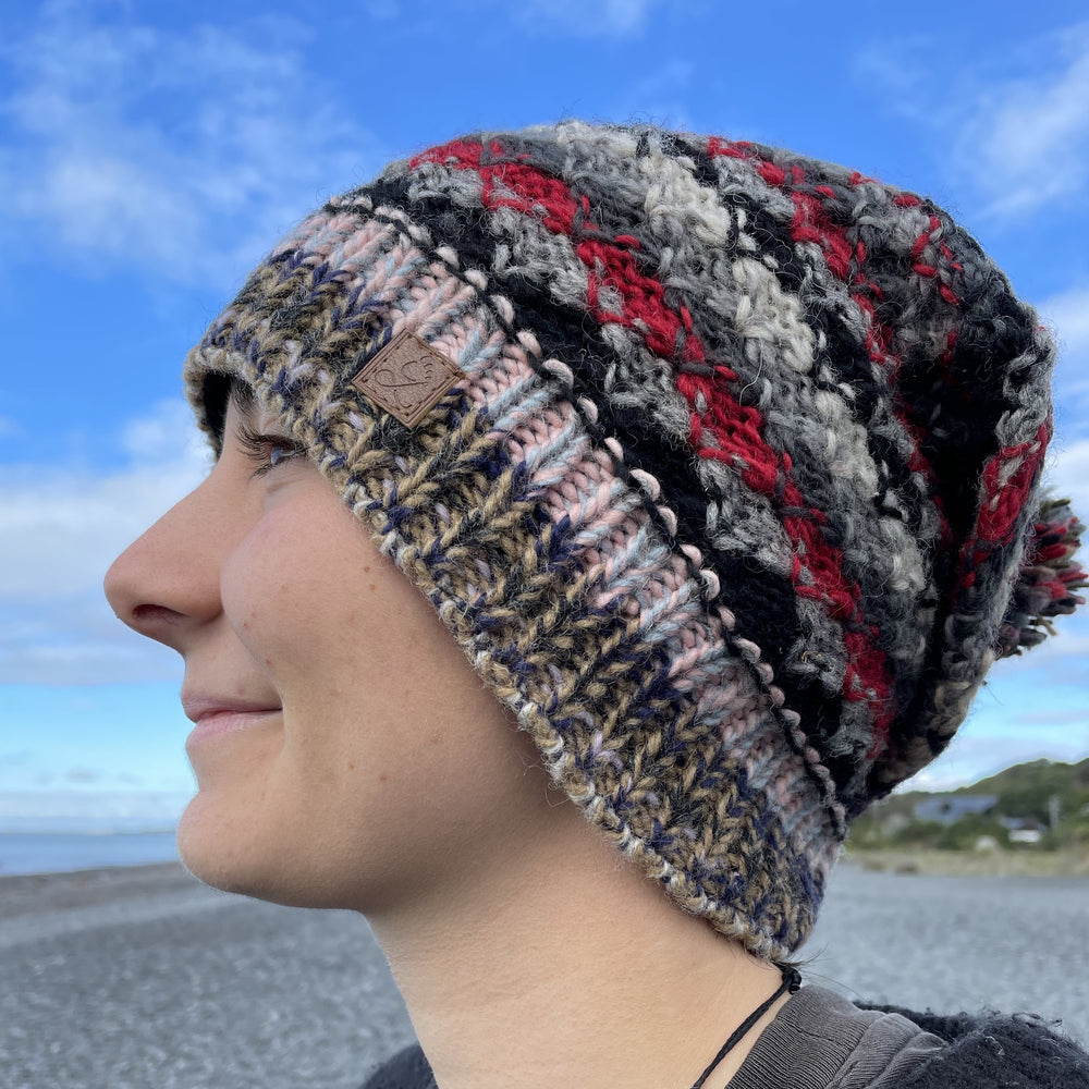 
                  
                    Load image into Gallery viewer, Beanie Slouch Wool
                  
                