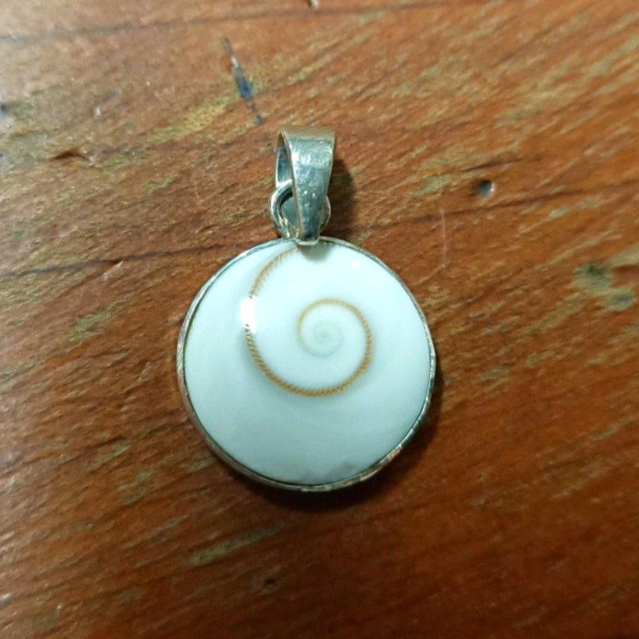 Cat's Eye Circle Pendant