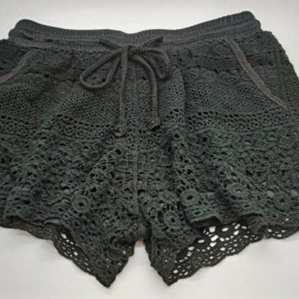 
                  
                    Load image into Gallery viewer, Crochet -Shorts-Woman-Black
                  
                
