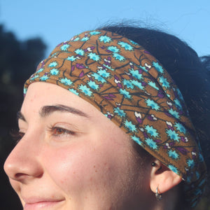 
                  
                    Load image into Gallery viewer, head band pattern brown mini flower
                  
                