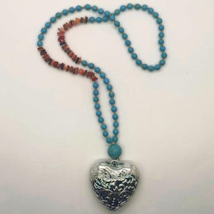 
                  
                    Load image into Gallery viewer, Hollow Heart Necklace
                  
                