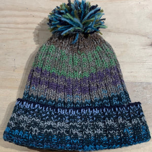 
                  
                    Load image into Gallery viewer, Snow Surf Pom Pom Beanie
                  
                