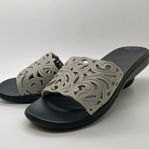 
                  
                    Load image into Gallery viewer, Monobo Sandals
                  
                