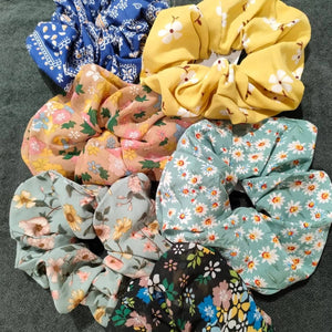 
                  
                    Load image into Gallery viewer, Scrunchies
                  
                