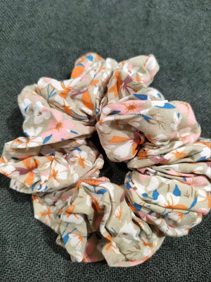 
                  
                    Load image into Gallery viewer, Scrunchies
                  
                