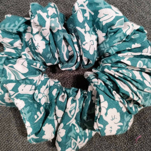 
                  
                    Load image into Gallery viewer, Scrunchies
                  
                