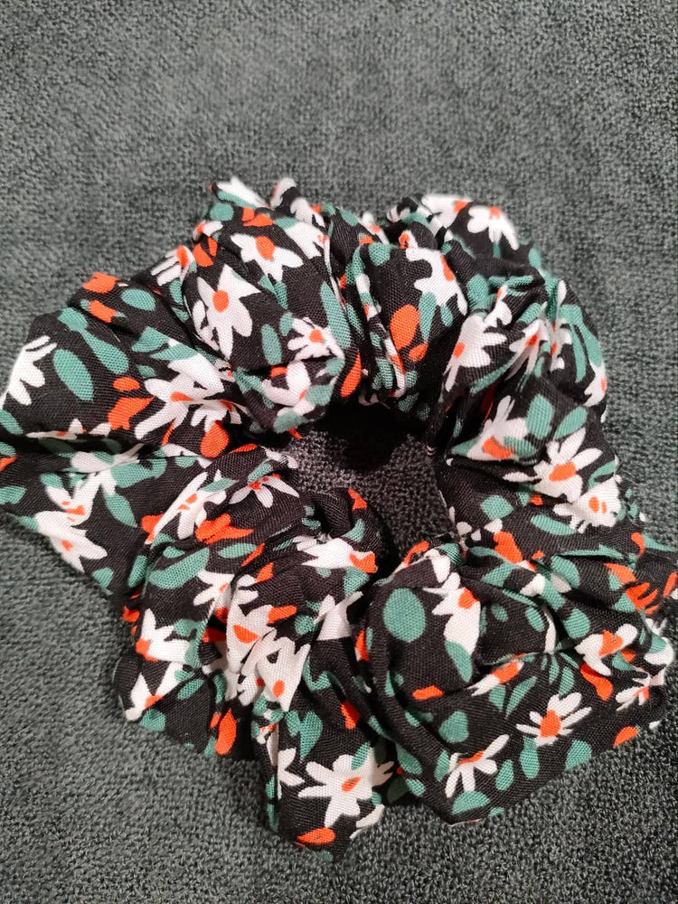 
                  
                    Load image into Gallery viewer, Scrunchies
                  
                