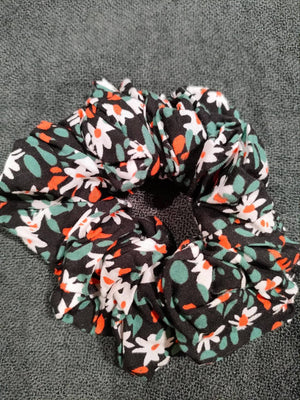 
                  
                    Load image into Gallery viewer, Scrunchies
                  
                