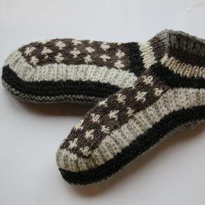 
                  
                    Load image into Gallery viewer, Slippers Natural Brown Tone
                  
                