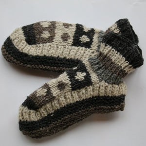 
                  
                    Load image into Gallery viewer, Slippers Natural Brown Tone
                  
                