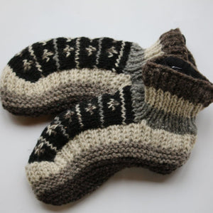 
                  
                    Load image into Gallery viewer, Slippers Natural Brown Tone
                  
                