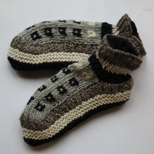 
                  
                    Load image into Gallery viewer, Slippers Natural Grey Tone
                  
                