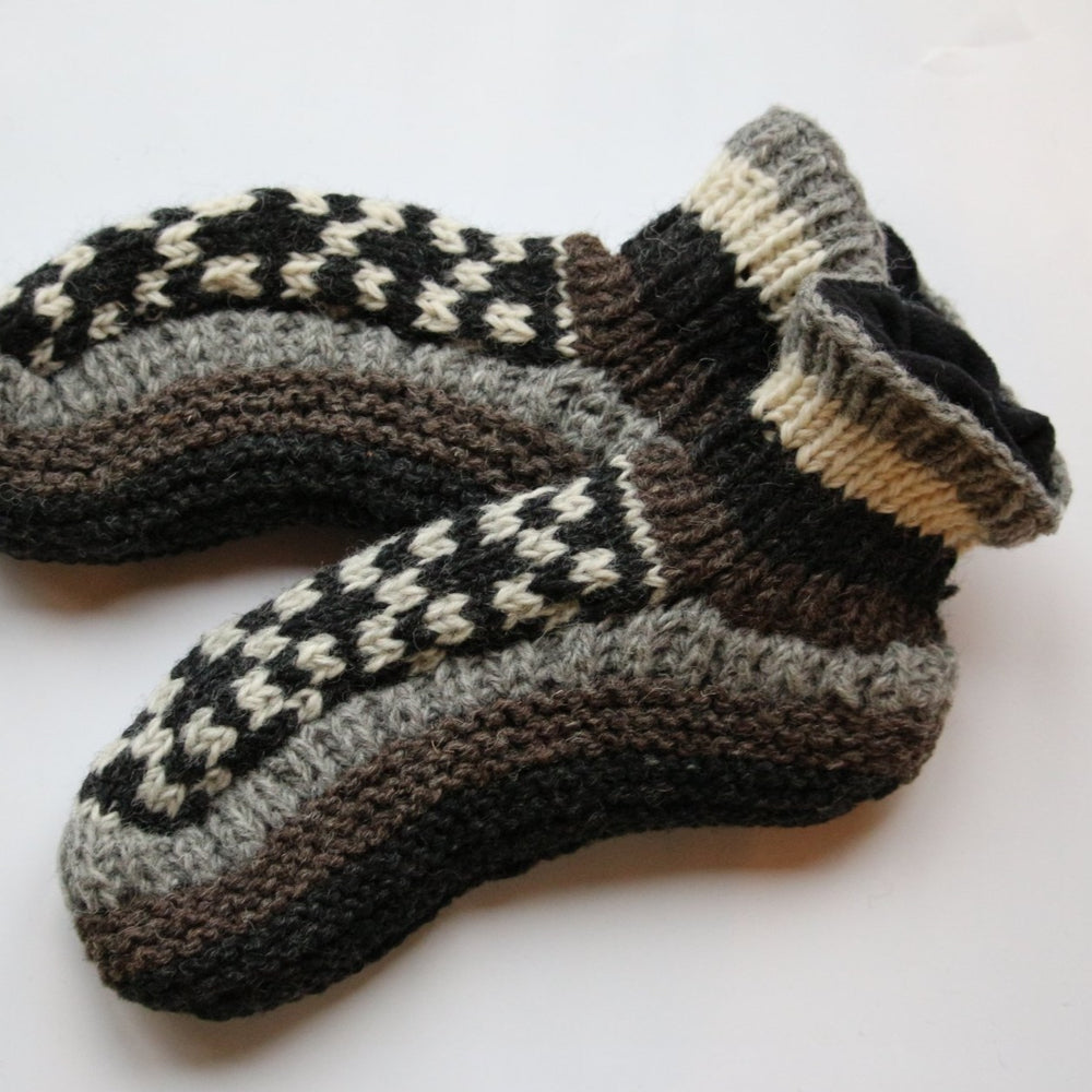 
                  
                    Load image into Gallery viewer, Slippers Natural Grey Tone
                  
                