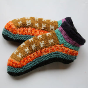 
                  
                    Load image into Gallery viewer, Slippers Winter Tone
                  
                
