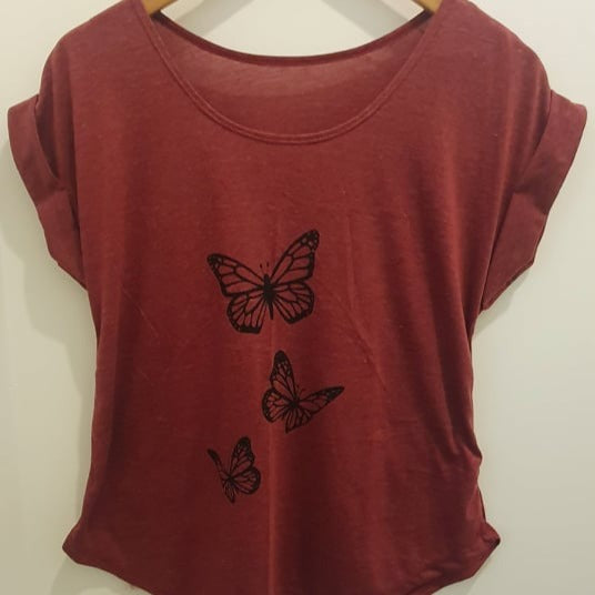 
                  
                    Load image into Gallery viewer, T Shirt Butterfly
                  
                