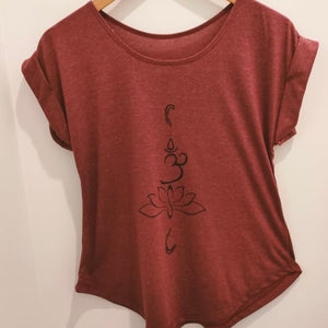 
                  
                    Load image into Gallery viewer, T Shirt Lotus
                  
                