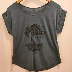 
                  
                    Load image into Gallery viewer, T Shirt Tree
                  
                