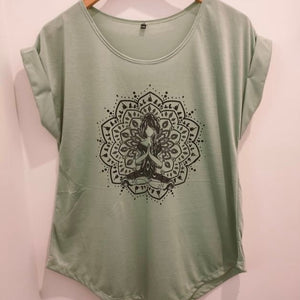 
                  
                    Load image into Gallery viewer, T Shirt Yogi
                  
                