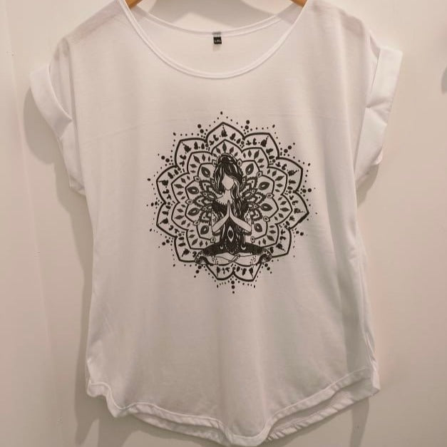 
                  
                    Load image into Gallery viewer, T Shirt Yogi
                  
                